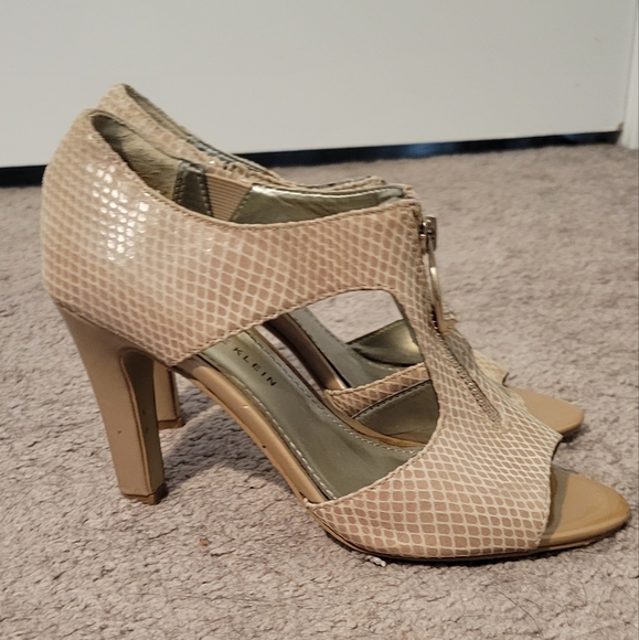 Anne Klein heels - Picture 2 of 5